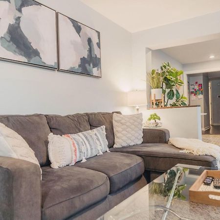 King Bed Open Floorplan In Heart Of Bham Villa Birmingham Bagian luar foto