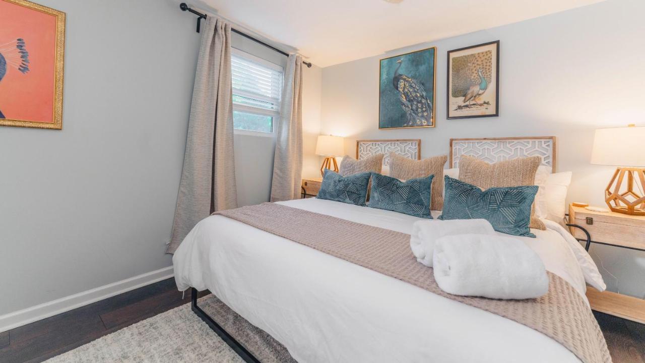 King Bed Open Floorplan In Heart Of Bham Villa Birmingham Bagian luar foto