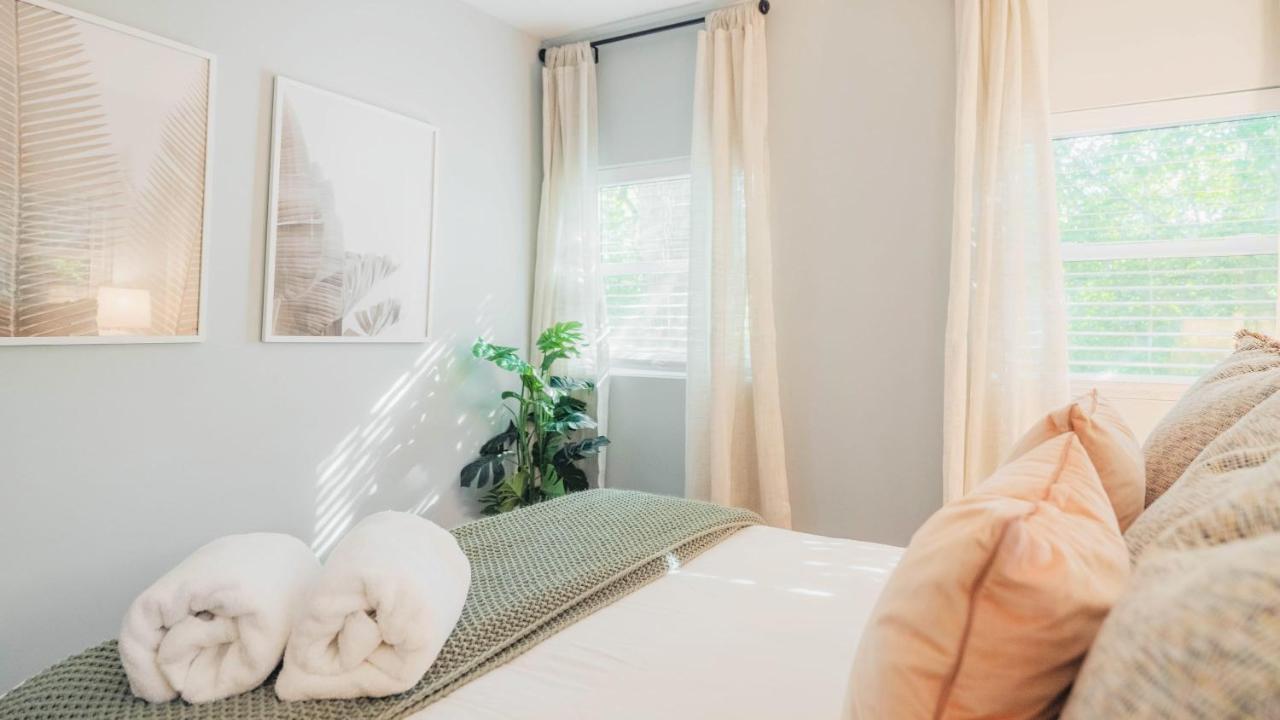 King Bed Open Floorplan In Heart Of Bham Villa Birmingham Bagian luar foto